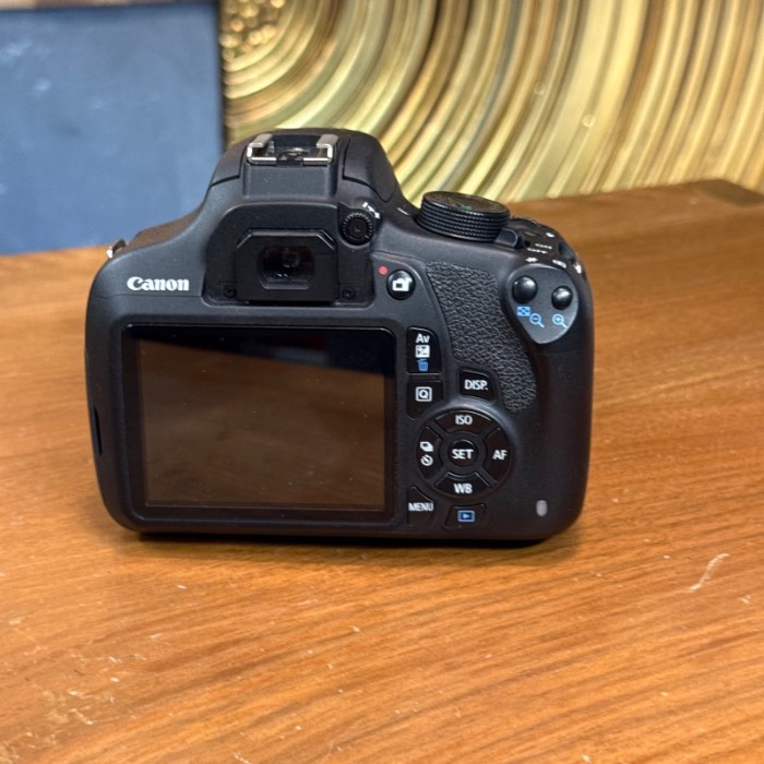 دوربین دست دوم عکاسی کانن Canon EOS 1200D ‌Kit 18-55mm f/3.5-5.6 III (15000 شات)