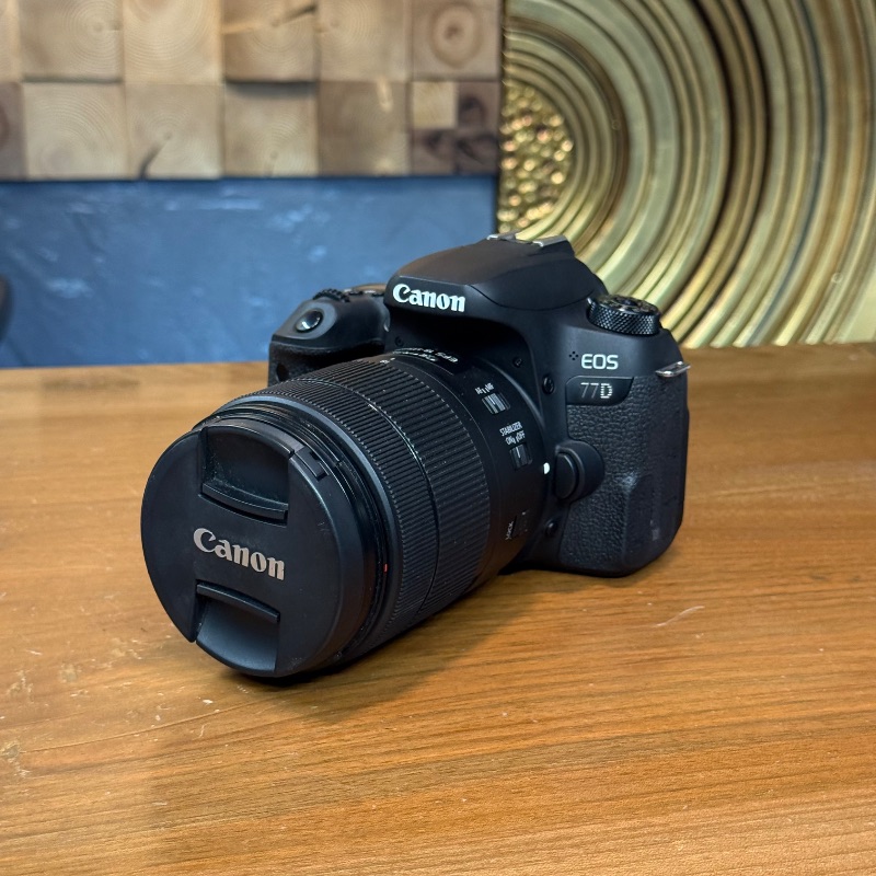 دوربین عکاسی کانن Canon EOS 77D Kit 18-135mm f/3.5-5.6 IS USM (11000 شات)