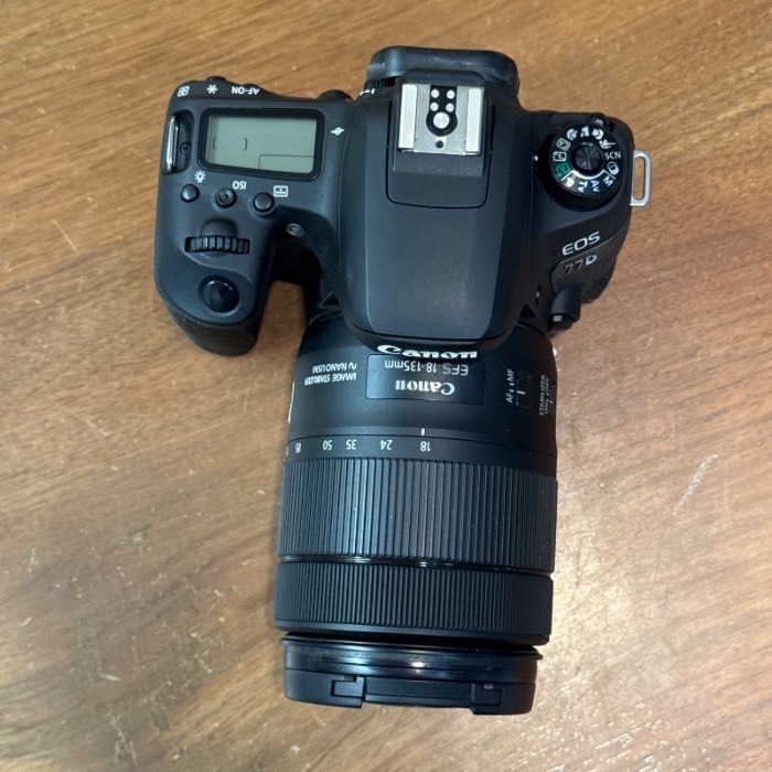 دوربین عکاسی کانن Canon EOS 77D Kit 18-135mm f/3.5-5.6 IS USM (11000 شات)