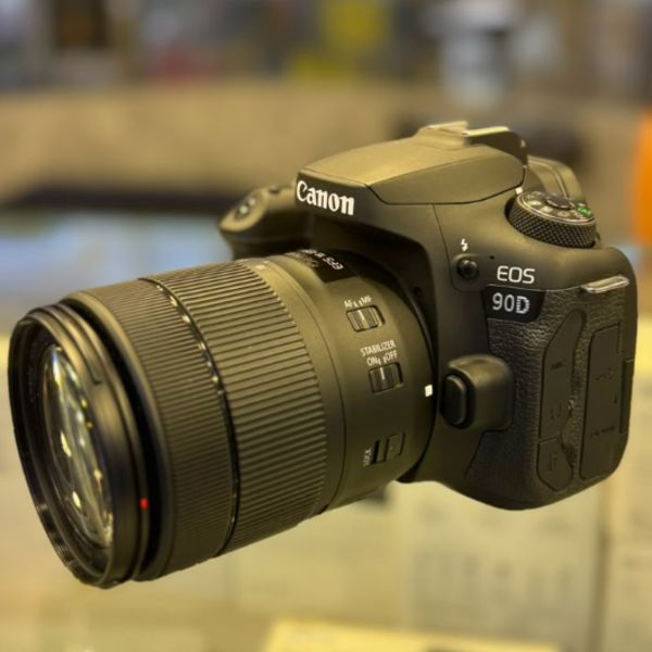دوربین دست دوم عکاسی کانن Canon EOS 90D DSLR kit EF-S 18-135mm IS USM (4200 شات)