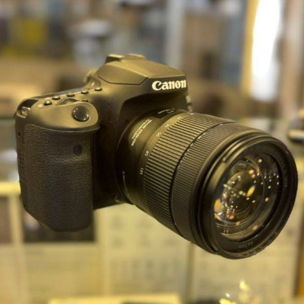 دوربین دست دوم عکاسی کانن Canon EOS 90D DSLR kit EF-S 18-135mm IS USM (4200 شات)