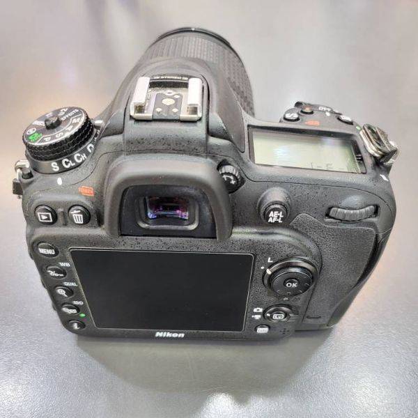 دوربین دست دوم Nikon D7200 Kit 18-140mm f/3.5-5.6 G VR (20000 شات)