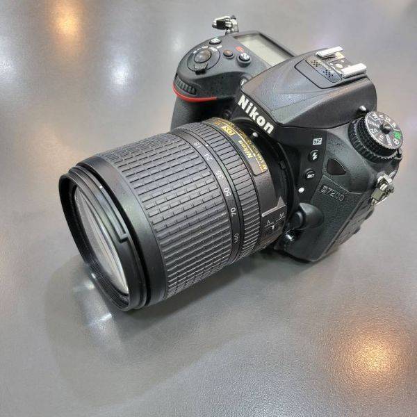 دوربین دست دوم Nikon D7200 Kit 18-140mm f/3.5-5.6 G VR (20000 شات)
