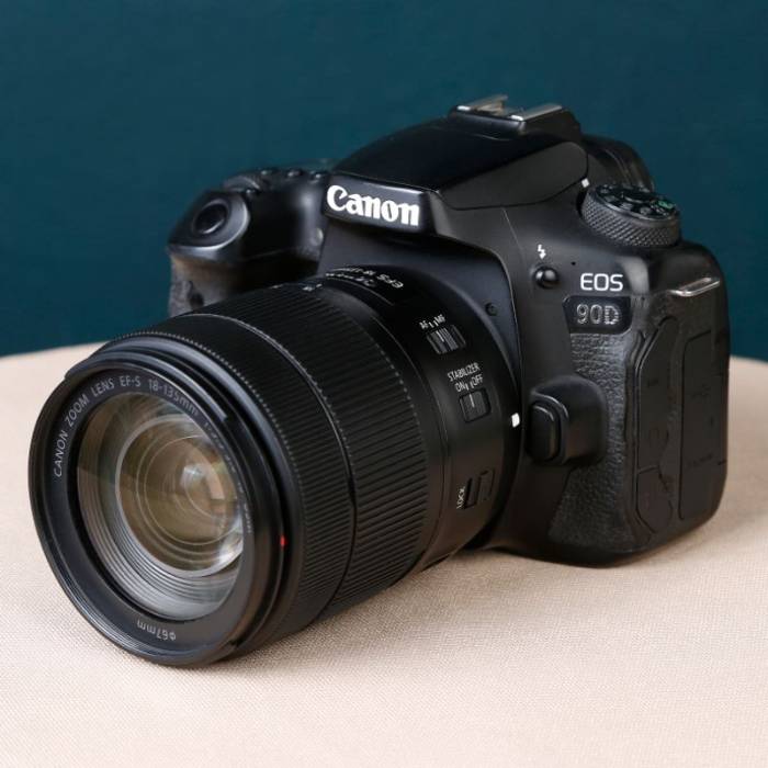 دوربین دست دوم عکاسی کانن Canon EOS 90D DSLR kit EF-S 18-135mm IS USM (17000 شات)