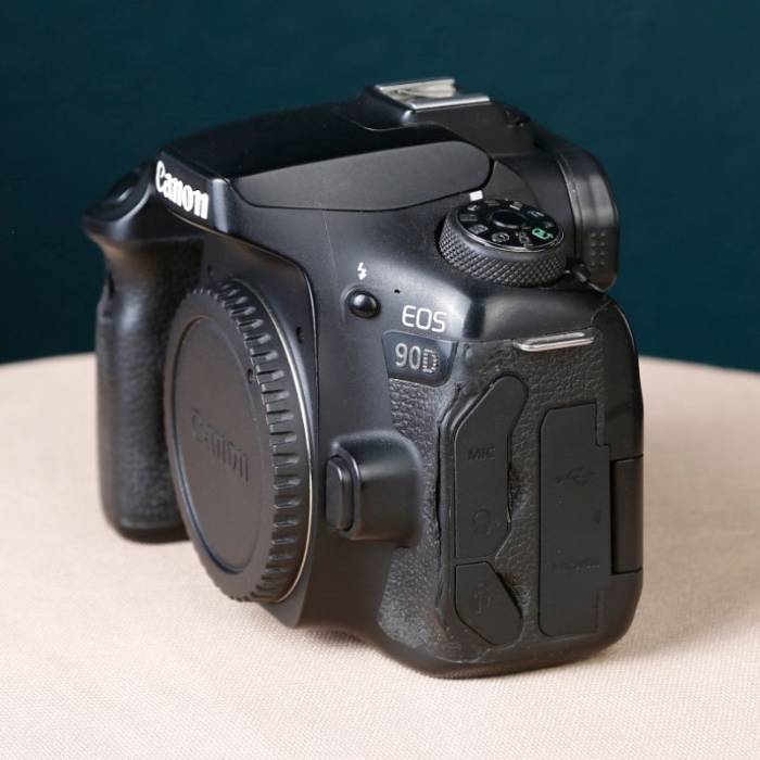 دوربین عکاسی کانن Canon EOS 90D DSLR Camera Body (17000 شات)
