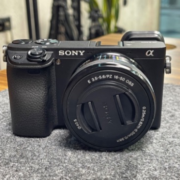 دوربین دست دوم بدون آینه سونی Sony a6400 Mirrorless Camera kit 16-50mm (8500 شات)