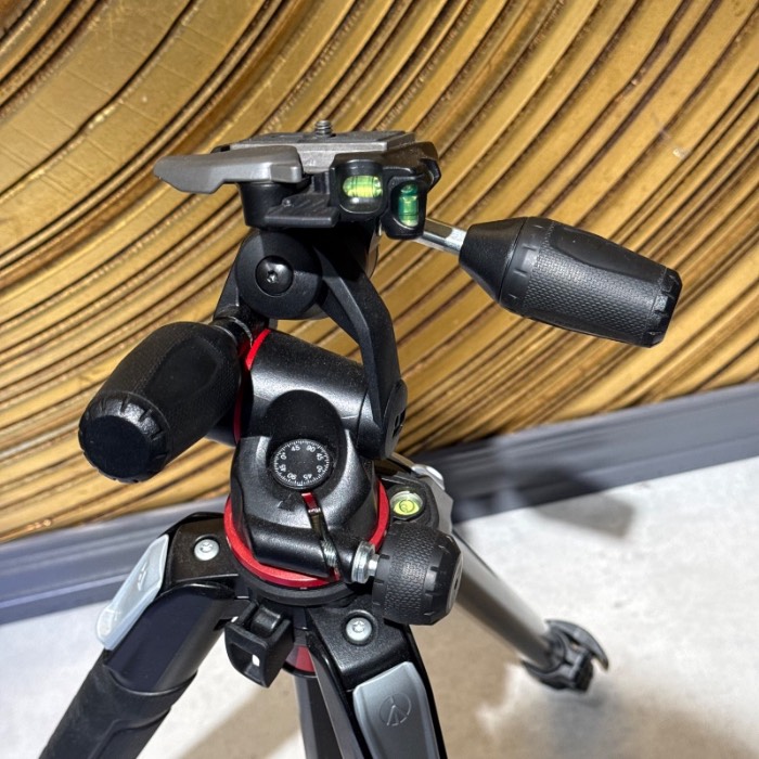 سه پایه دست دوم مانفرتو Manfrotto MK055XPRO3-3W