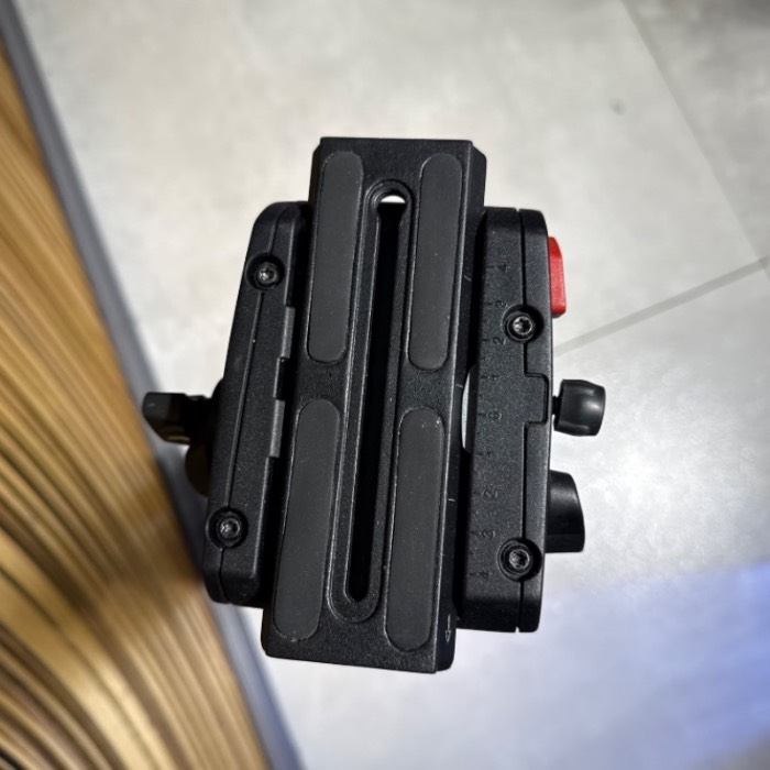 سه پایه دست دوم دوربین ساچلر Sachtler Ace Tripod Head and lege