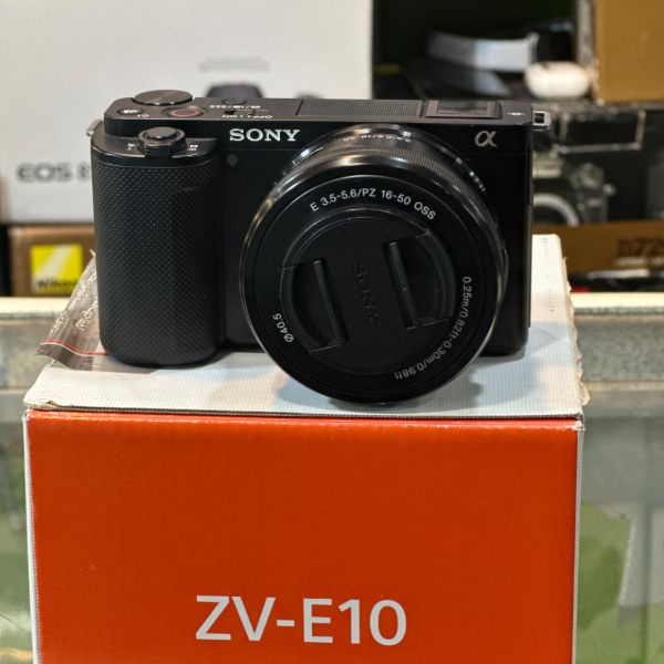 دوربین دست دوم Sony ZV-E10 Mirrorless Camera kit 16-50mm (2500 شات)