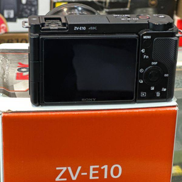 دوربین دست دوم بدون آینه سونی Sony ZV-E10 Mirrorless Camera kit 16-50mm (2500 شات)