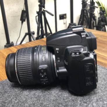 دوربین دست دوم عکاسی نیکون Nikon D5000‌ Kit 18-55mm f/3.5-5.6G VR AF-S DX (18/000 شات)