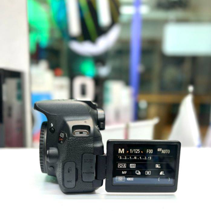 دوربین دست دوم عکاسی کانن Canon EOS 700D Body (12000 شات)