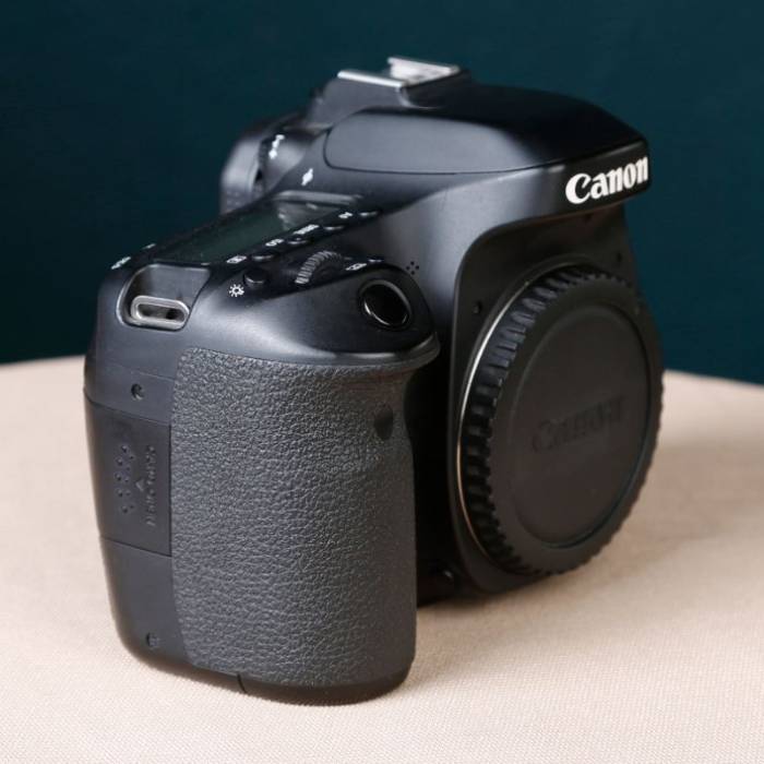 دوربین دست دوم عکاسی کانن Canon EOS 80D Body (10000 شات)