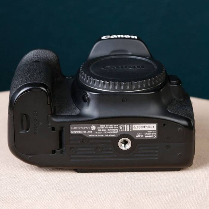 دوربین دست دوم عکاسی کانن Canon EOS 80D Body (10000 شات)