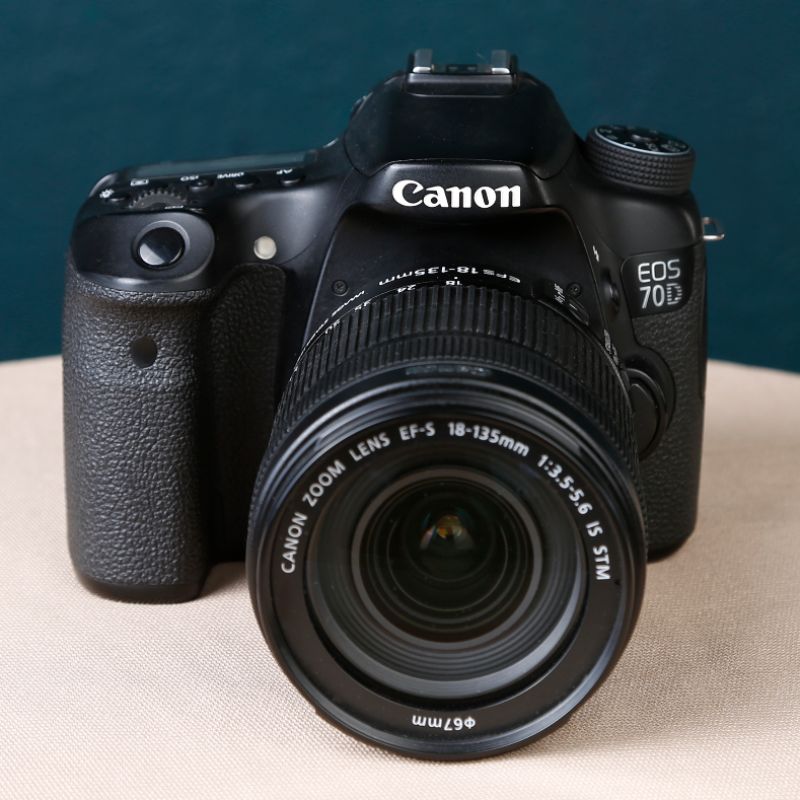 دوربین دست دوم عکاسی کانن Canon EOS 70D Kit 18-135mm f/3.5-5.6 IS STM (12000 شات)