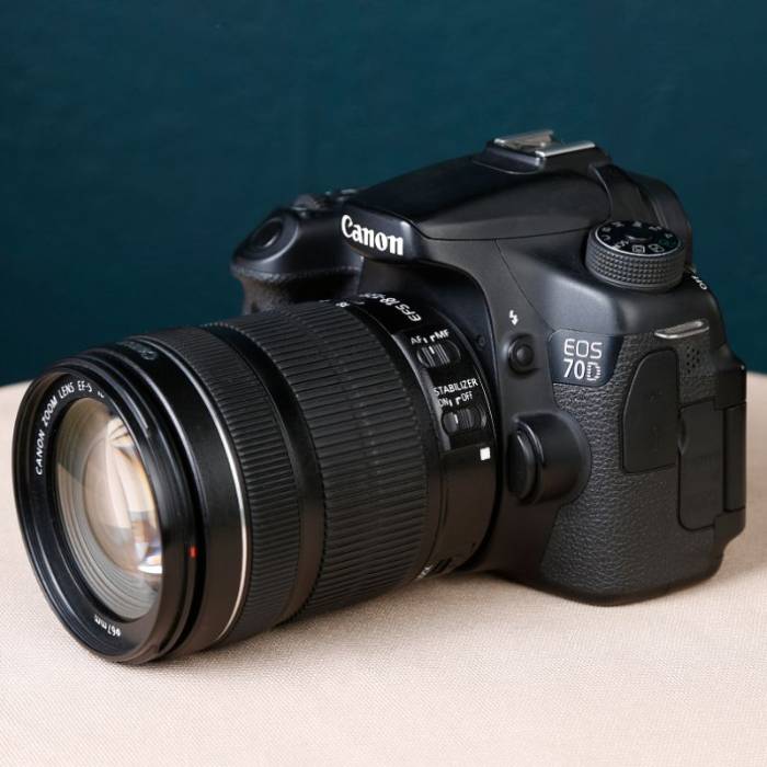دوربین دست دوم عکاسی کانن Canon EOS 70D Kit 18-135mm f/3.5-5.6 IS STM (12000 شات)