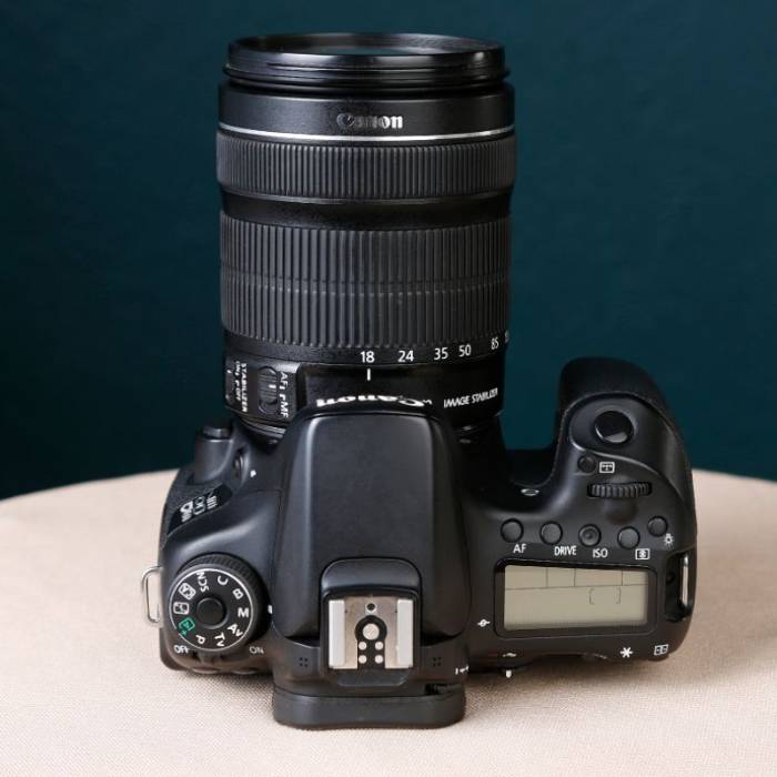 دوربین دست دوم عکاسی کانن Canon EOS 70D Kit 18-135mm f/3.5-5.6 IS STM (12000 شات)