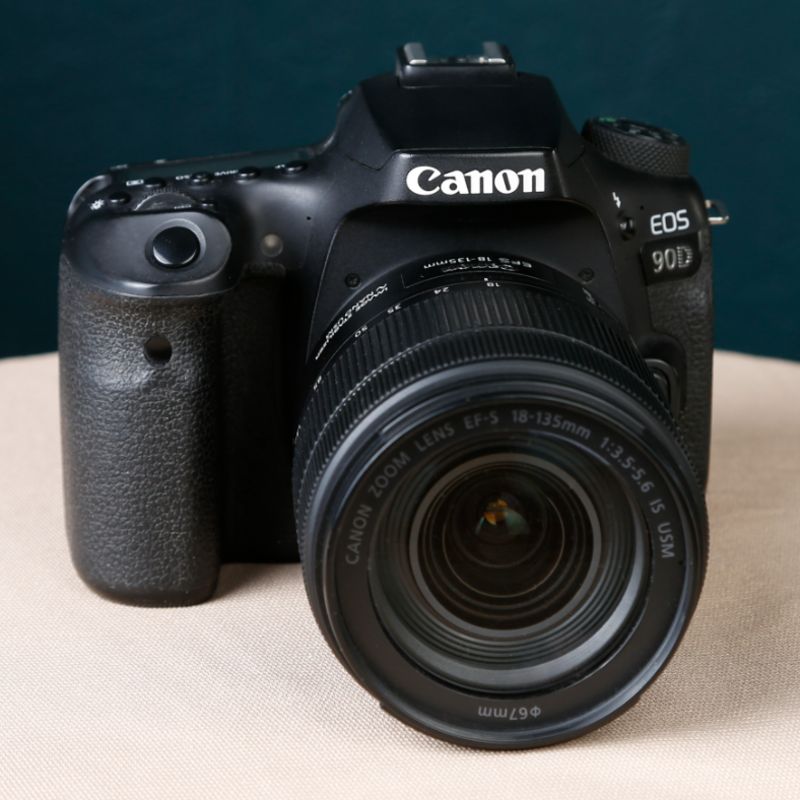 دوربین دست دوم عکاسی کانن Canon EOS 90D DSLR kit EF-S 18-135mm IS USM (10000 شات)
