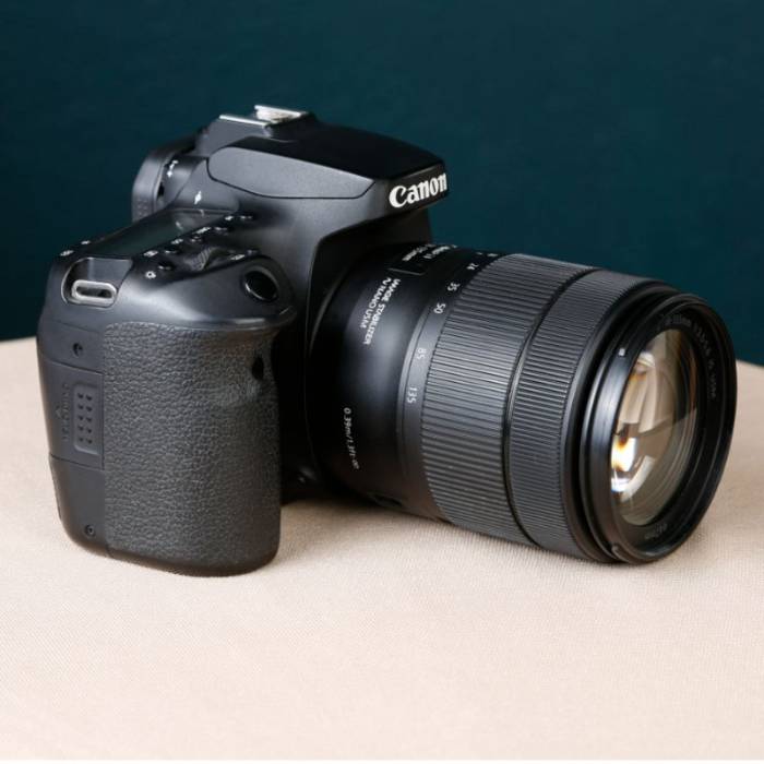 دوربین دست دوم عکاسی کانن Canon EOS 90D DSLR kit EF-S 18-135mm IS USM (10000 شات)