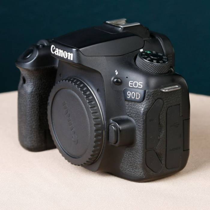 دوربین دست دوم عکاسی کانن Canon EOS 90D DSLR Camera Body (10000 شات)