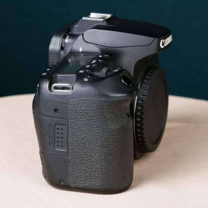 دوربین دست دوم عکاسی کانن Canon EOS 90D DSLR Camera Body (10000 شات)