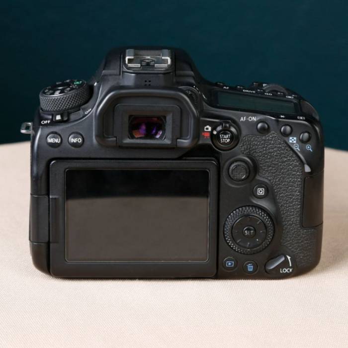 دوربین دست دوم عکاسی کانن Canon EOS 90D DSLR Camera Body (10000 شات)
