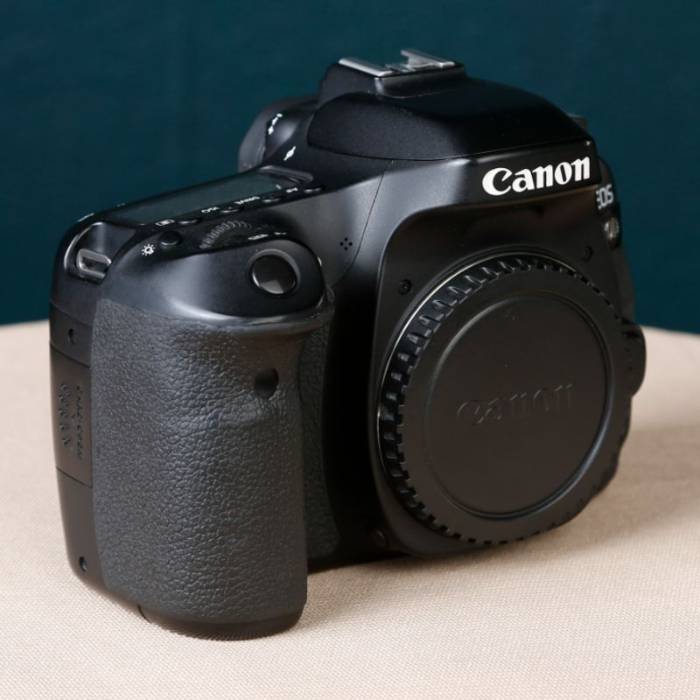 دوربین دست دوم عکاسی کانن Canon EOS 80D Body (31000 شات)