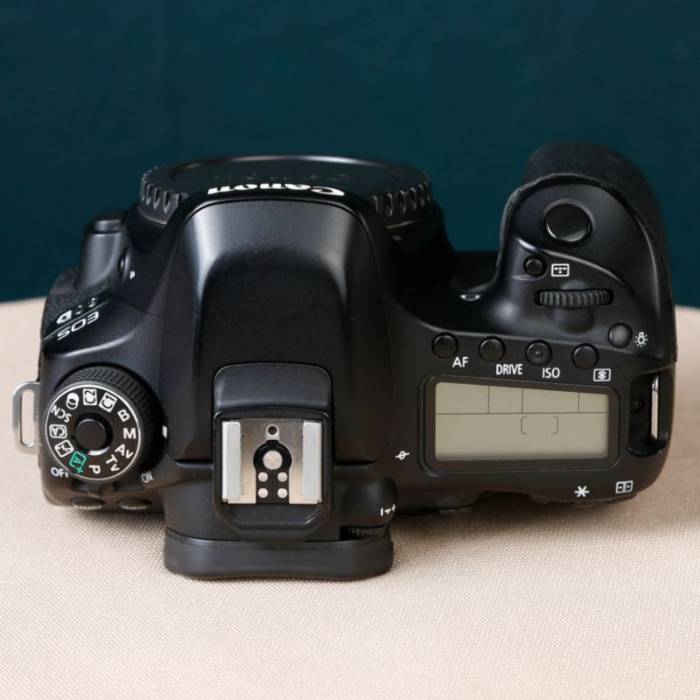 دوربین دست دوم عکاسی کانن Canon EOS 80D Body (31000 شات)