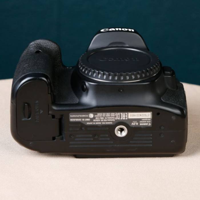 دوربین دست دوم عکاسی کانن Canon EOS 80D Body (31000 شات)