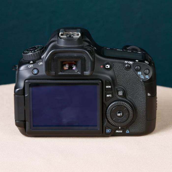 دوربین دست دوم عکاسی کانن Canon EOS 60D Body (12000 شات)