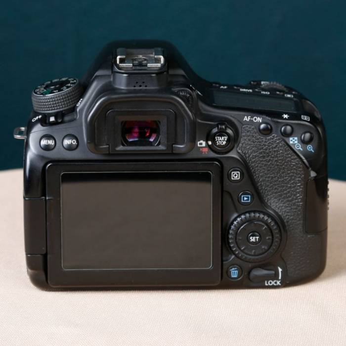 دوربین دست دوم عکاسی کانن Canon EOS 80D DSLR Camera Body (49000 شات)