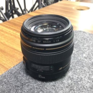 لنز دست دوم Canon EF 85mm f/1.8 USM Lens (جعبه دارد)