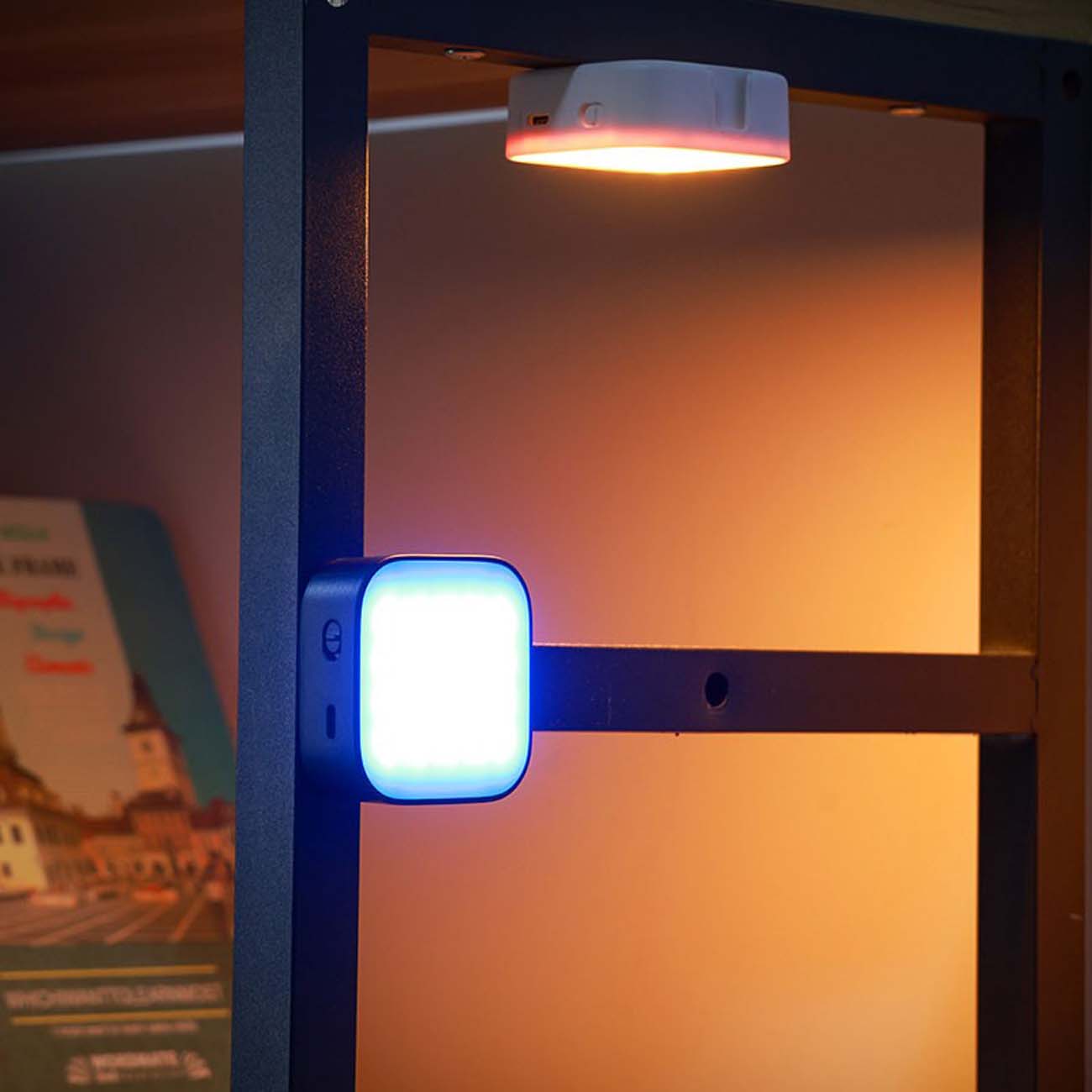 نمای کاربردی از ویدیو لایت جیبی اولانزی Ulanzi U60 RGB Pocket Video Light