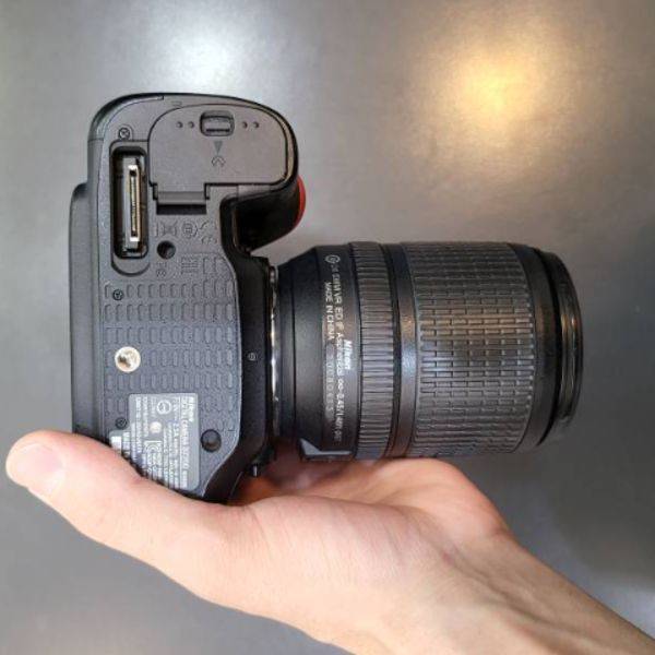 دوربین دست دوم Nikon D7200 Kit 18-140mm f/3.5-5.6 G VR (7000 شات)