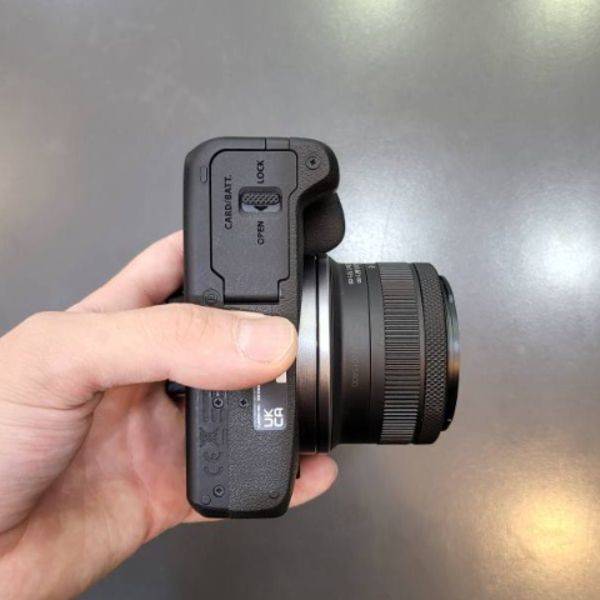 دوربین دست دوم Canon EOS R100 18-45mm (2000 شات)