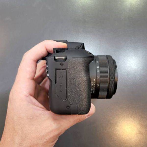 دوربین دست دوم Canon EOS R100 18-45mm (2000 شات)