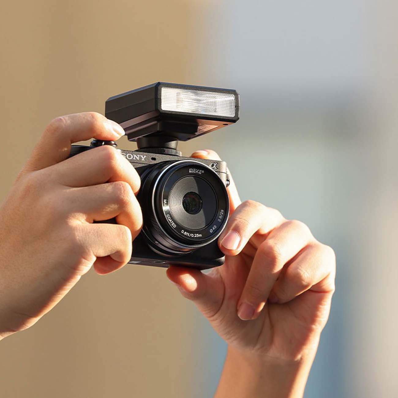 نمای کاربردی فلاش اولانزی Ulanzi F12 Mini Camera Flash Speedlite