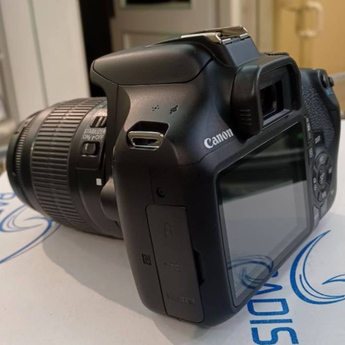 دوربین دست دوم عکاسی کانن Canon EOS 1300D Kit 18-55mm f/3.5-5.6 IS II (3223 شات)