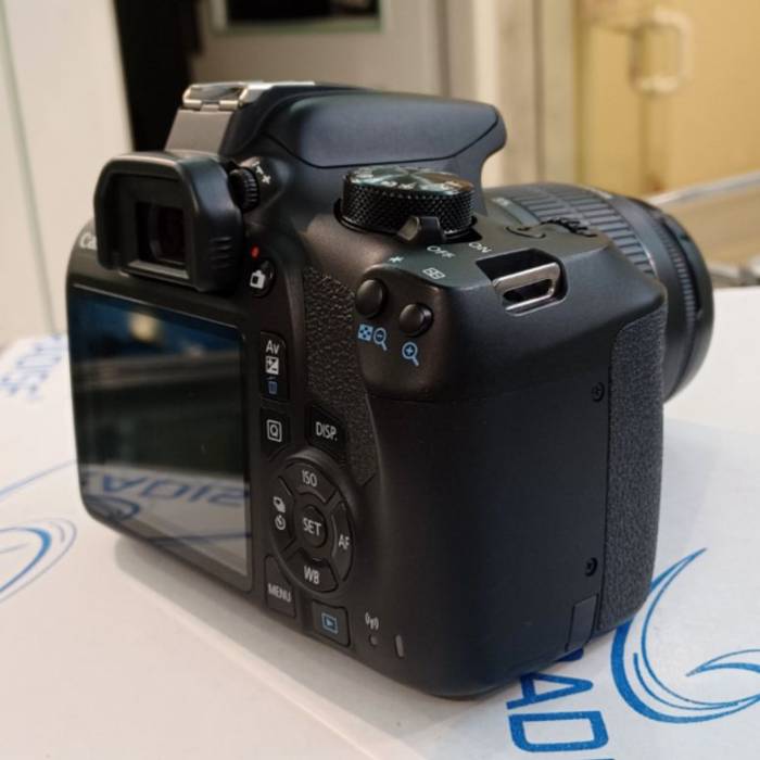 دوربین دست دوم عکاسی کانن Canon EOS 1300D Kit 18-55mm f/3.5-5.6 IS II (3223 شات)
