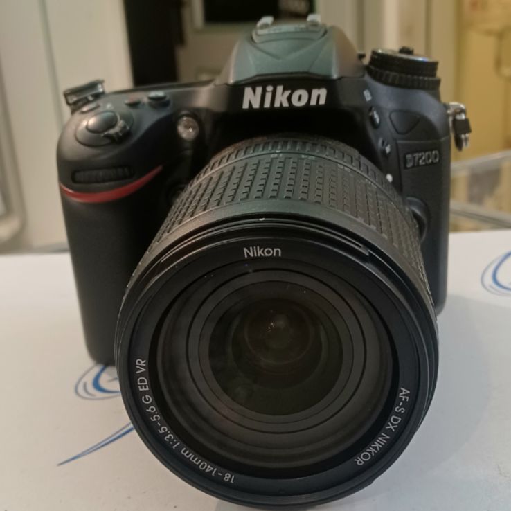 دوربین دست دوم عکاسی نیکون Nikon D7200 Kit 18-140mm f/3.5-5.6 G VR (6099 شات)