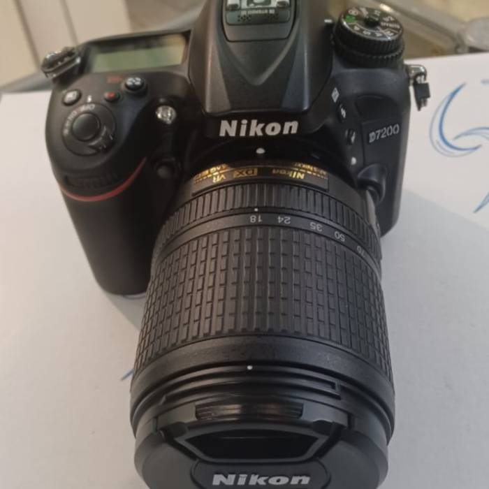 دوربین دست دوم عکاسی نیکون Nikon D7200 Kit 18-140mm f/3.5-5.6 G VR (6099 شات)