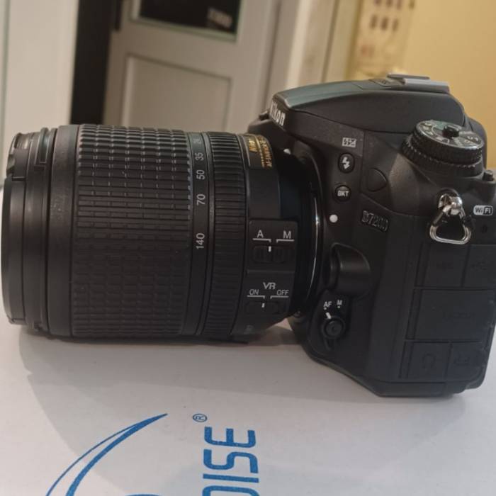 دوربین دست دوم عکاسی نیکون Nikon D7200 Kit 18-140mm f/3.5-5.6 G VR (6099 شات)