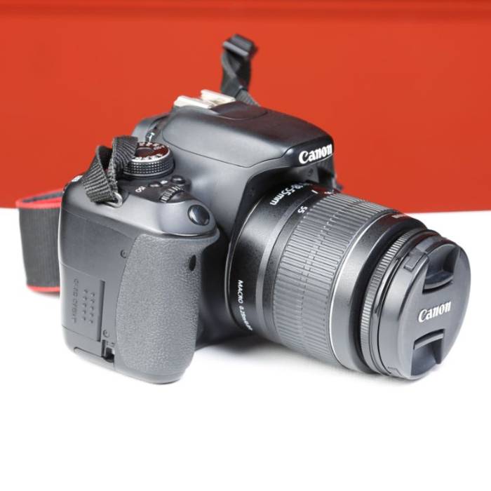 دوربین عکاسی کانن دست دوم Canon EOS 600D Kit 18-55 mm IS II (24000 شات)