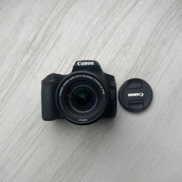 دوربین دست دوم عکاسی کانن Canon EOS 250D Kit EF-S 18-55 mm f/4-5.6 IS STM (3000 شات)