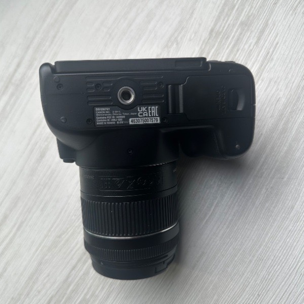 دوربین دست دوم عکاسی کانن Canon EOS 250D Kit EF-S 18-55 mm f/4-5.6 IS STM (3000 شات)