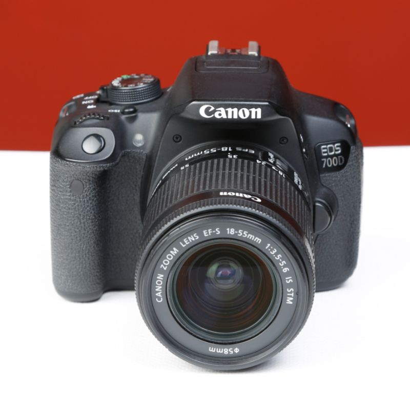 دوربین دست دوم عکاسی کانن Canon EOS 700D Kit 18-55mm f/3.5-5.6 IS STM (14000 شات)