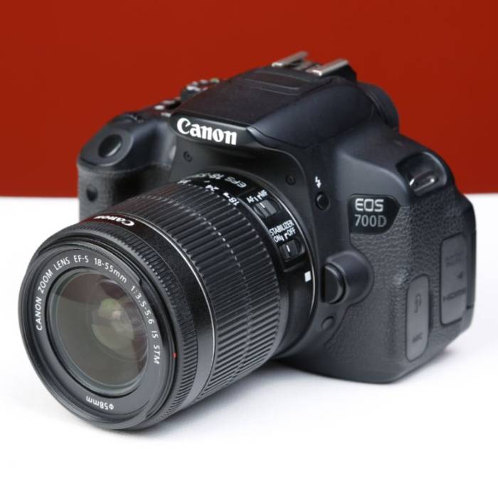 دوربین دست دوم عکاسی کانن Canon EOS 700D Kit 18-55mm IS STM (16000 شات)