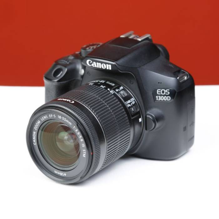 دوربین دست دوم عکاسی کانن Canon EOS 1300D Kit 18-55mm f/3.5-5.6 IS STM  (5000 شات)