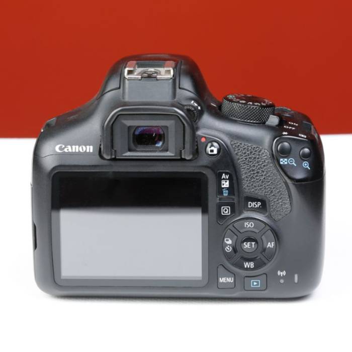 دوربین دست دوم عکاسی کانن Canon EOS 1300D Kit 18-55mm f/3.5-5.6 IS STM  (5000 شات)