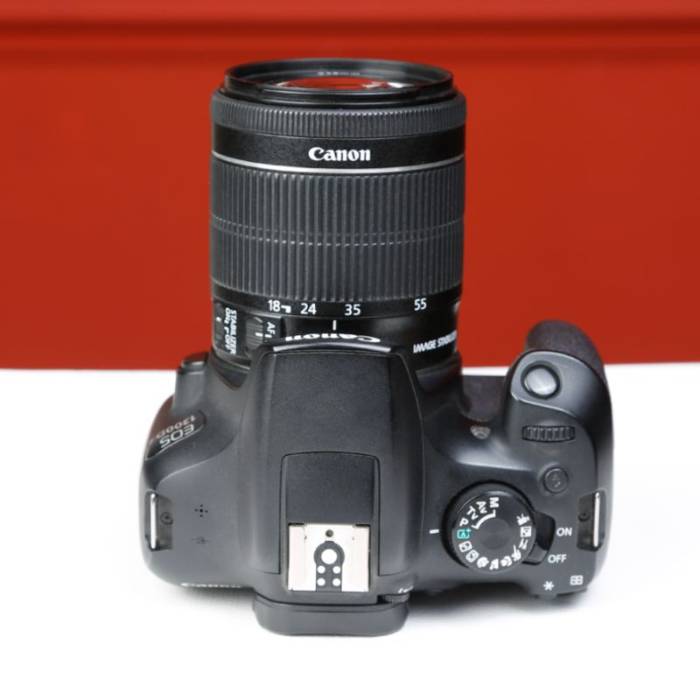 دوربین دست دوم عکاسی کانن Canon EOS 1300D Kit 18-55mm f/3.5-5.6 IS STM  (5000 شات)